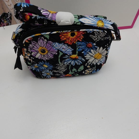 Vera Bradley Evie Crossbody Daisies NWT - Picture 2 of 5